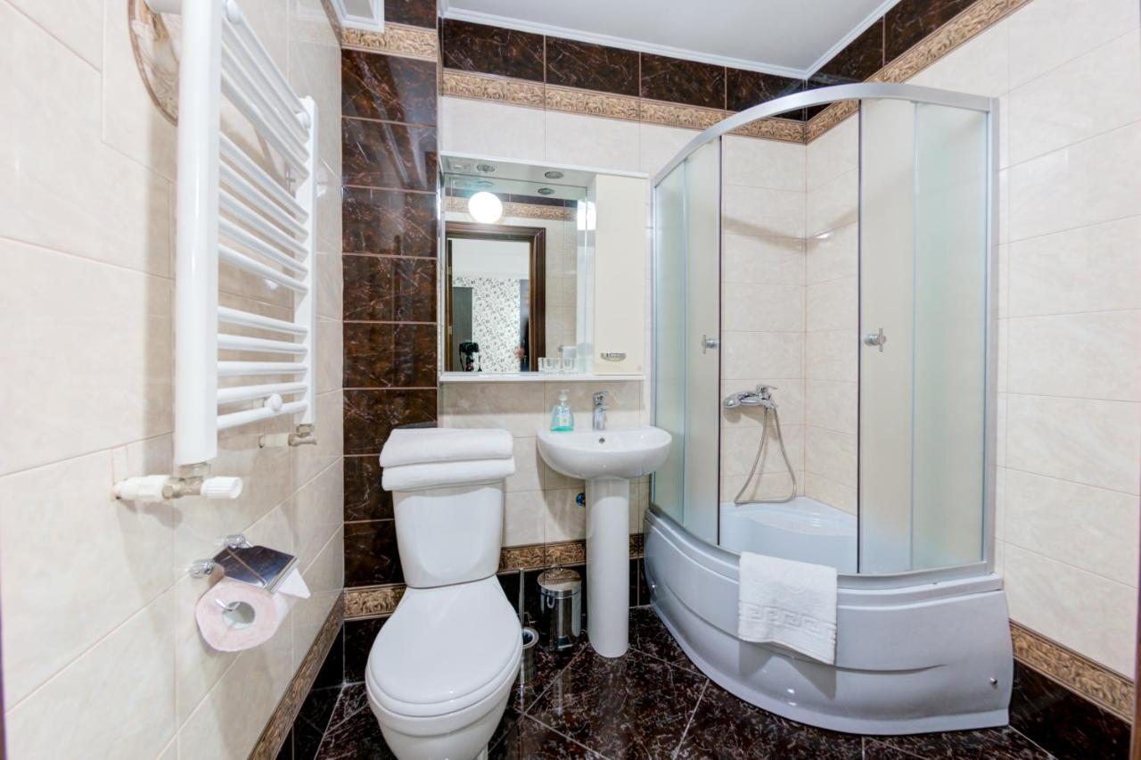 צ'יסינאו Catherine Hotel מראה חיצוני תמונה