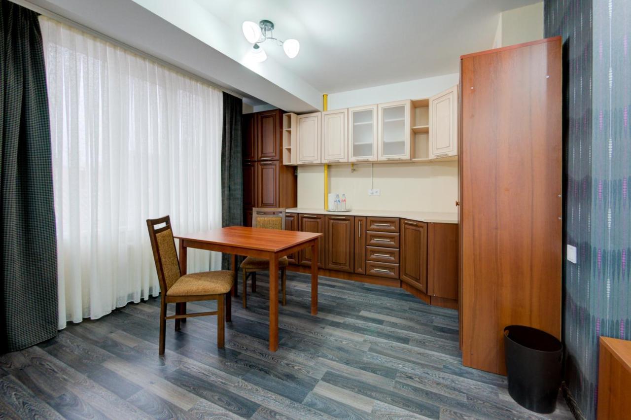 צ'יסינאו Catherine Hotel מראה חיצוני תמונה