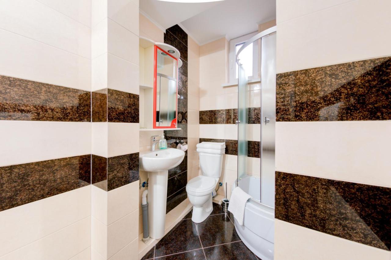 צ'יסינאו Catherine Hotel מראה חיצוני תמונה