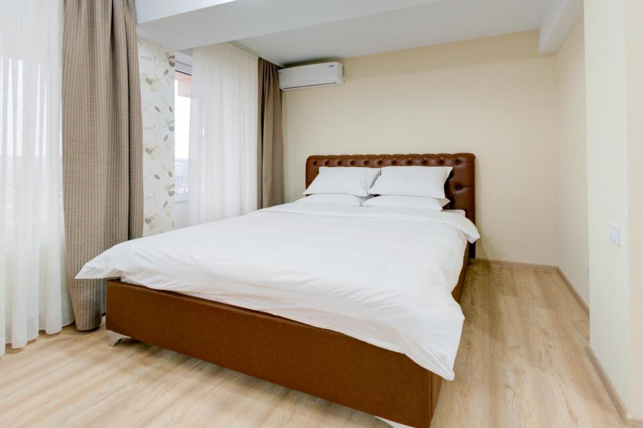 צ'יסינאו Catherine Hotel מראה חיצוני תמונה